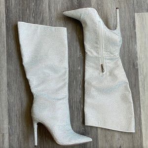 Re selling Non worn - Calf Size does not fit